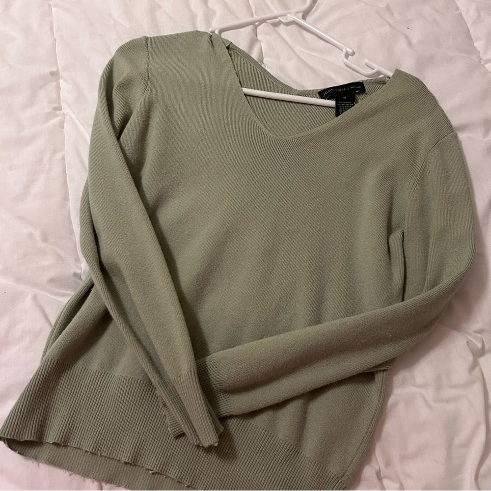 LIGHT GREEN SWEATER
